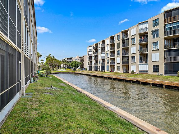 5th image of 100 Waterway Dr S APT 106