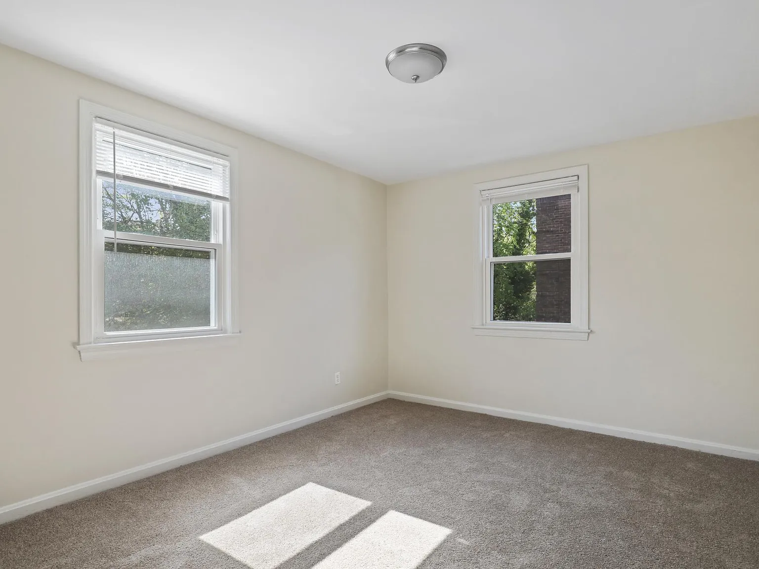3 bed, 800 sqft, $1,595 — Photo 4