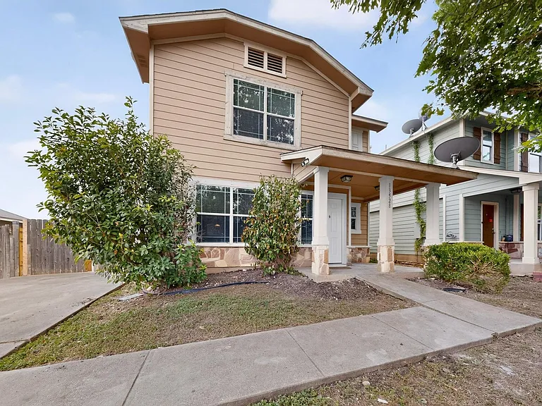13528 Briarcreek Loop — Photo 2