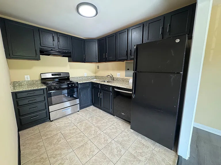 6137 Leesburg Pike #301 — Photo 3