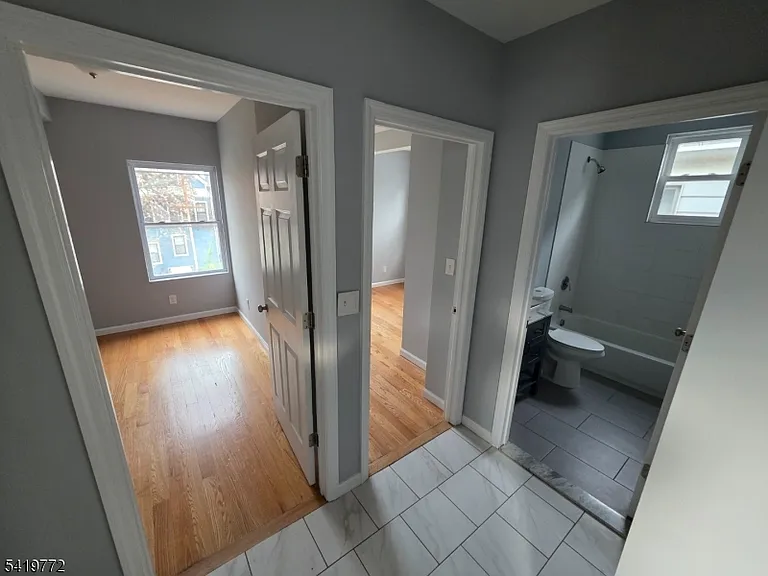 245 Marshall St #2 — Photo 4