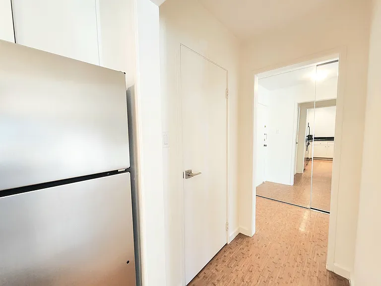 902 Peninsula Ave #405 — Photo 21