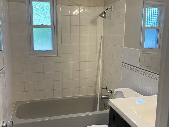 3rd image of 1623 Sacramento Ave