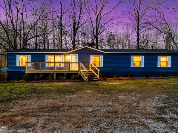 90 Oak Ridge Dr, Carrollton, GA 30116