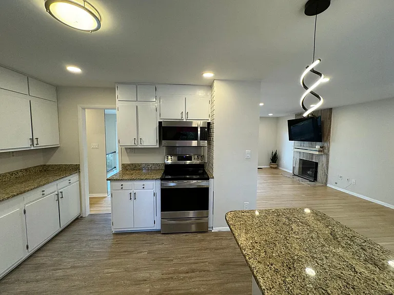 1013 Mountfort Ct SW — Photo 8