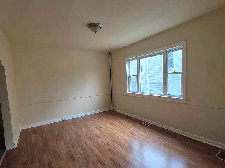 1245 Empire Ave #1 — Photo 7