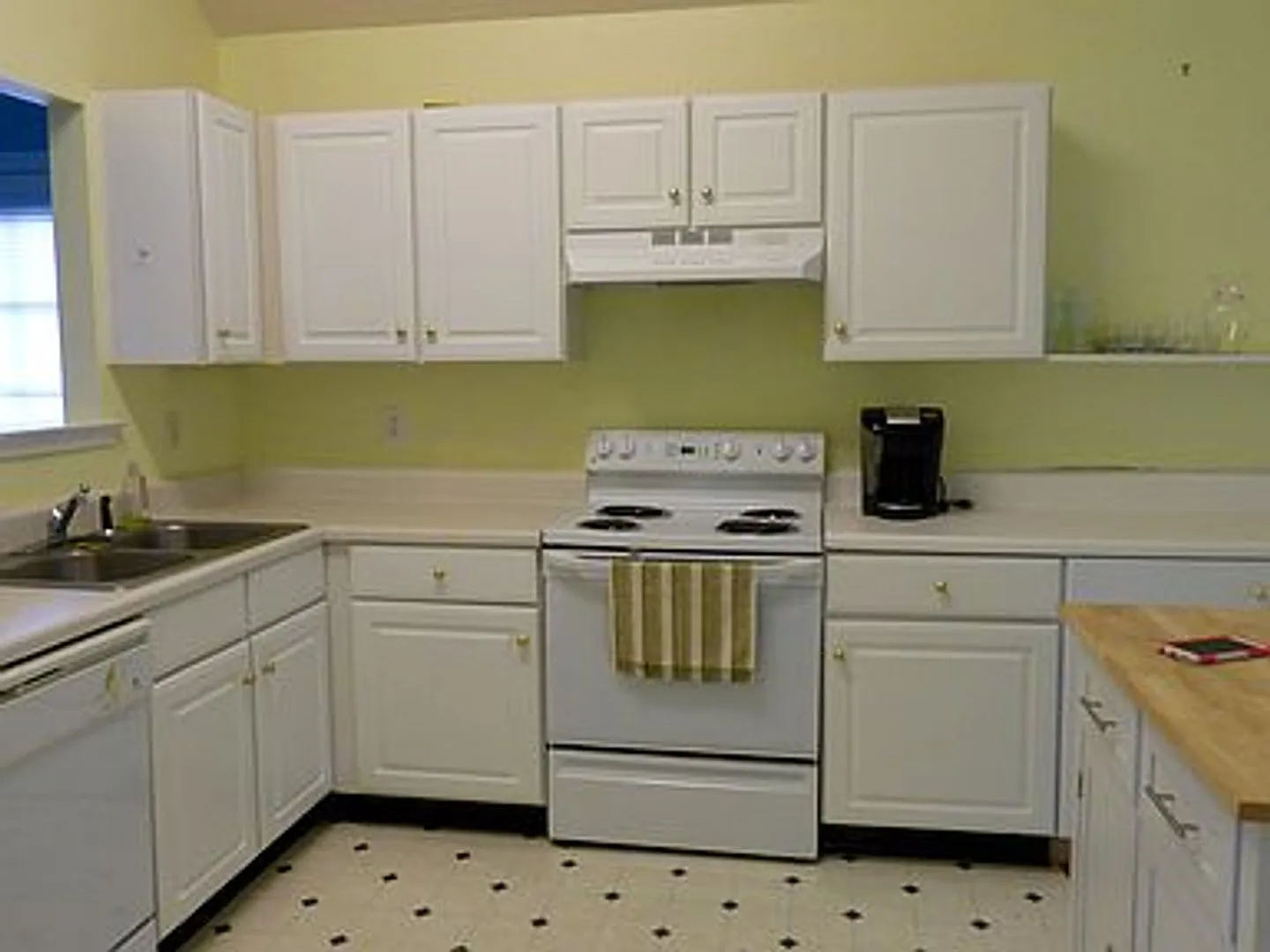 Charming Corner Lot Home in Desirable Pike Road School District — Photo 2