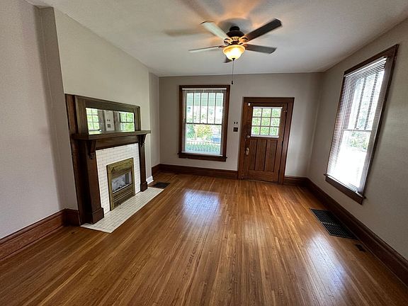 3rd image of 2577 Summit St #2577
