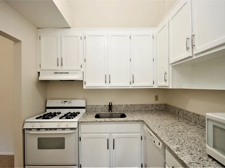 48 Lawson Ln #48 — Photo 11