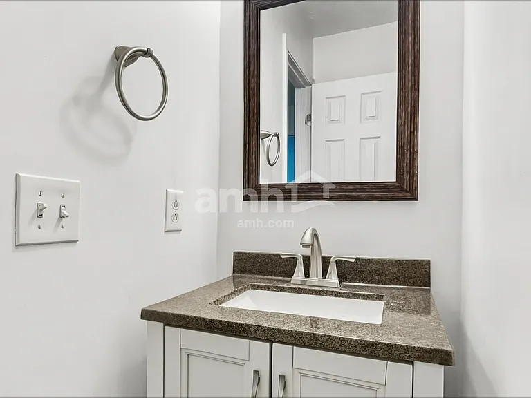 916 Springs Hill Way — Photo 9