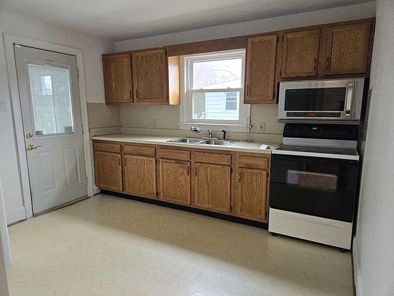 5th image of 2616 Mansfield St NE
