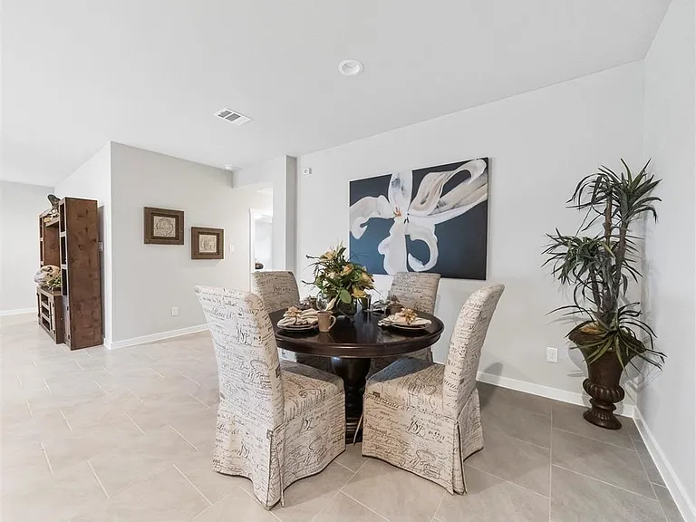 7906 Brumbly Ln — Photo 6