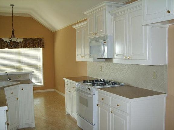 5th image of 922 Cresthill Dr #25
