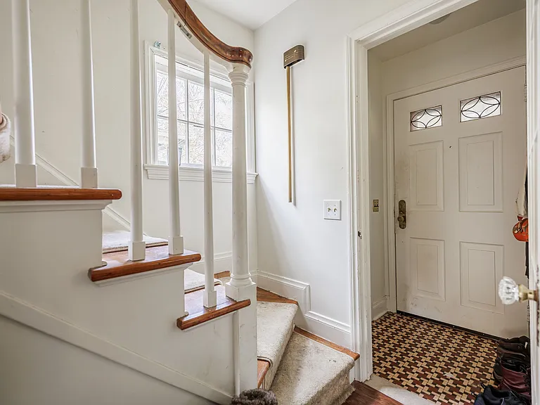 27 Grandview Ter — Photo 4