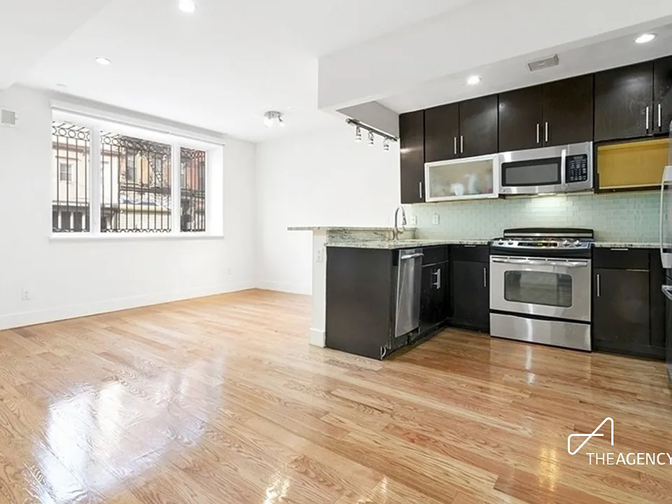 351 Franklin Ave #1L