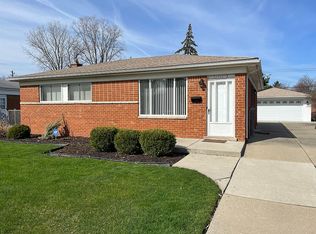 25227 Saint Clement Dr, Warren, MI 48089