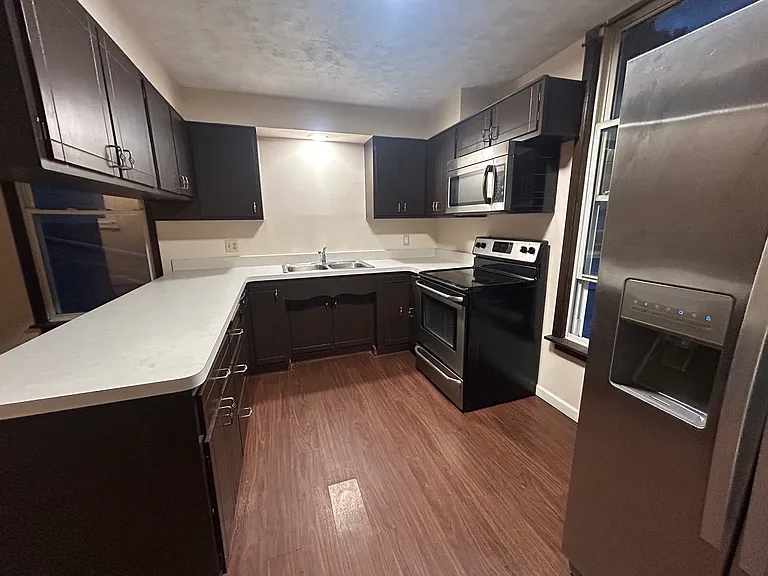 2031 Greenup St #2 — Photo 4