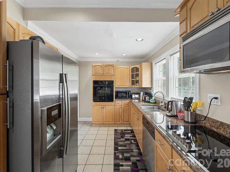 703 S Summit Ave #2 — Photo 14