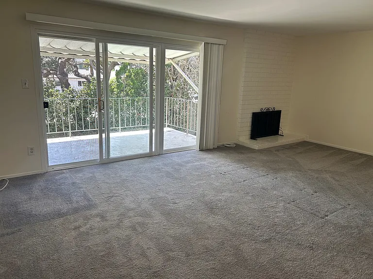 22825 Nadine Cir #B — Photo 5
