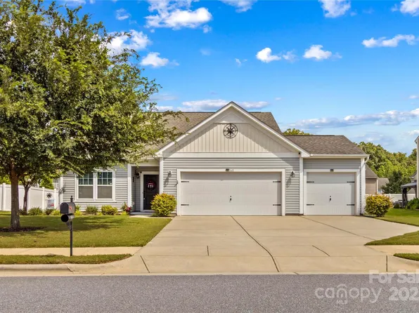 168 Water Ski Dr, Statesville, NC 28677