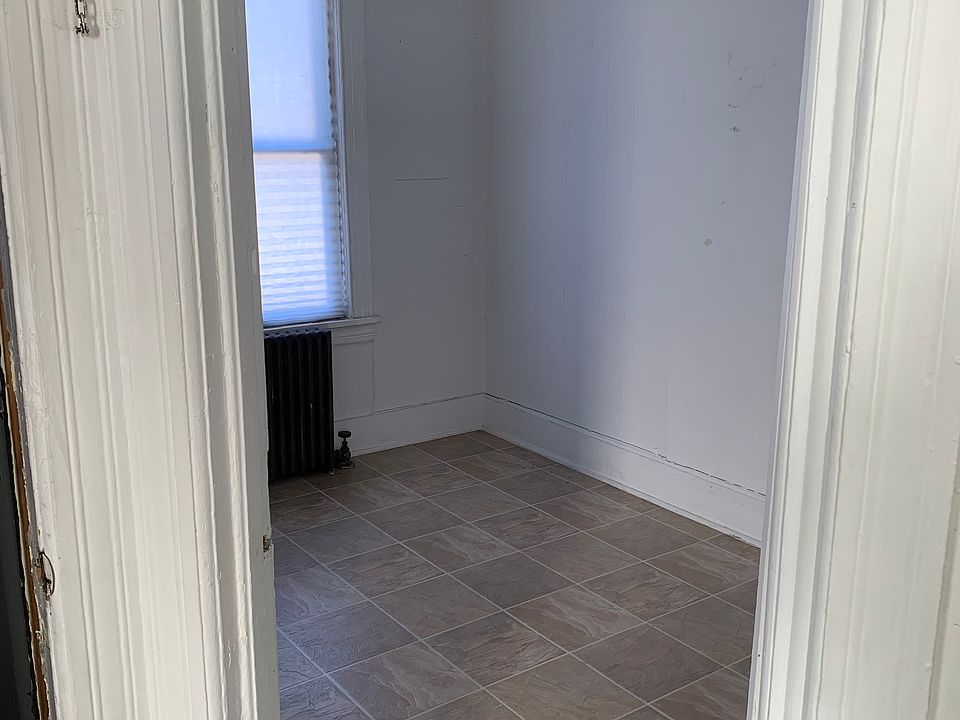 1st image of 44 W Maple Ave Floor 2