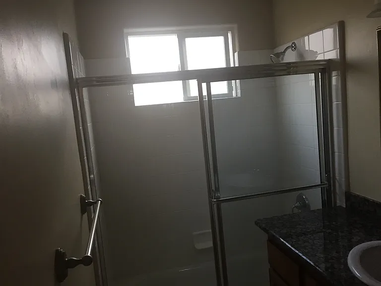 800 N Mollison Ave N #5 — Photo 2