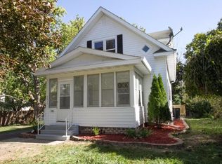 2415 E 9th St, Des Moines, IA 50316