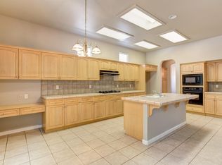 2121 Serena Ave, Clovis, CA 93619