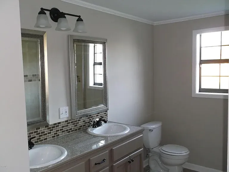 226 Monterey St — Photo 19