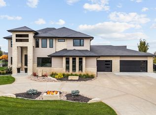 2023 S 214th St, Elkhorn, NE 68022