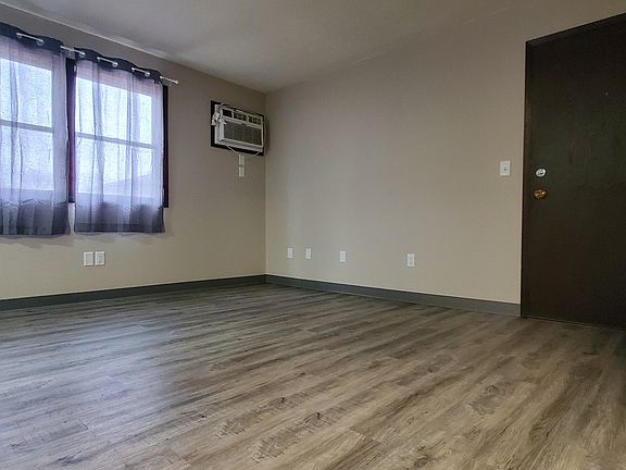 3rd image of 405 3rd Ave SW Unit 2