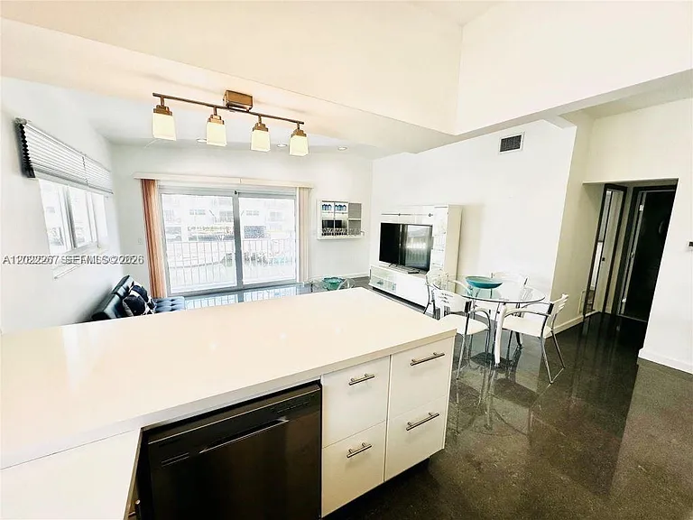 3751 NE 170th St #4 — Photo 9