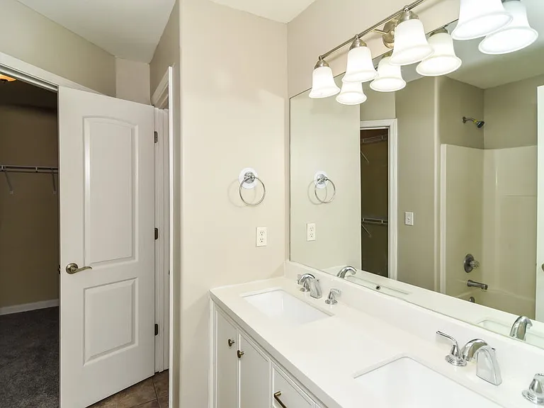 145 Lyndhurst Dr — Photo 14