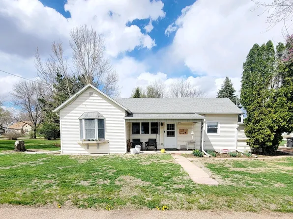 310 W 4th St, Juniata, NE 68955