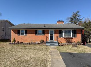 1606 Ridgeway Dr, Staunton, VA 24401