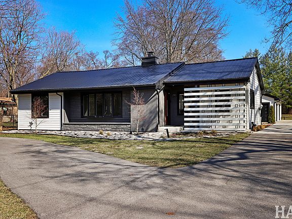2nd image of 2913 Jackson Dr