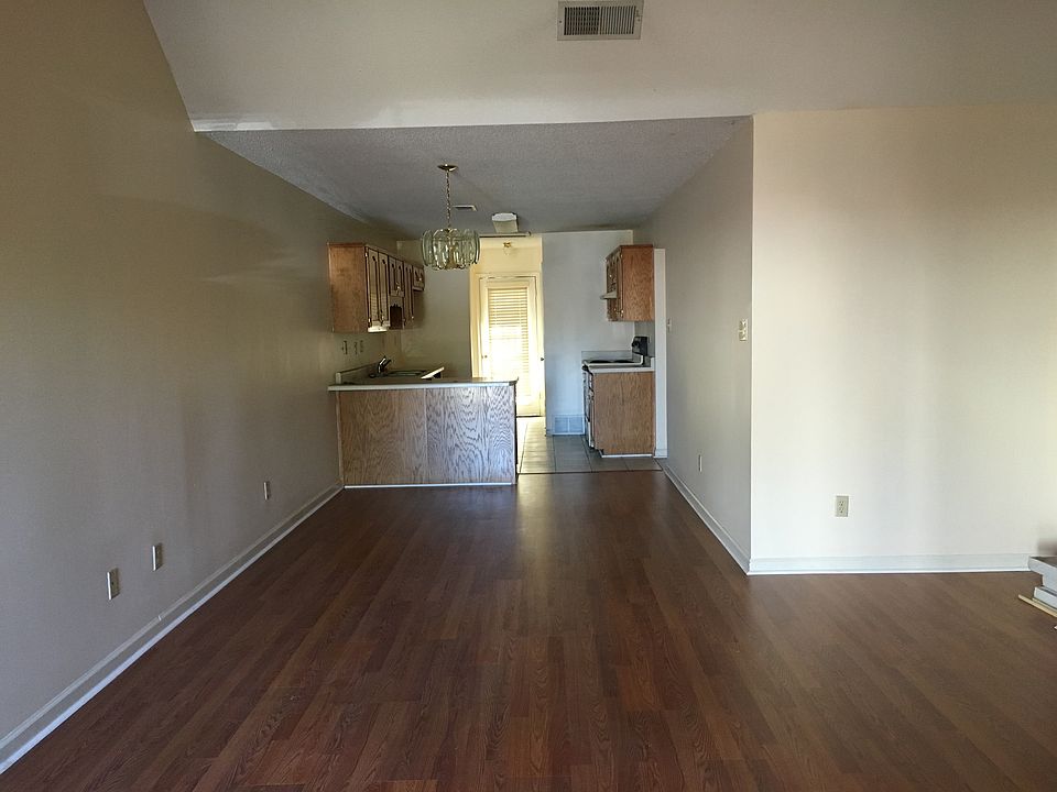 2nd image of 1864 Eagle Shore Dr