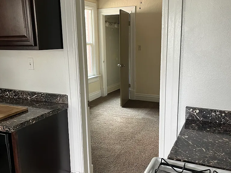 251 Logan St — Photo 8