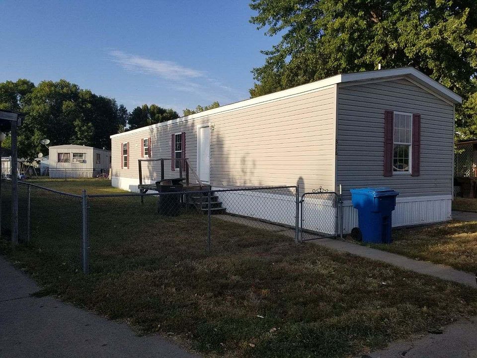 2nd image of 2900 Grand Ave Lot 320