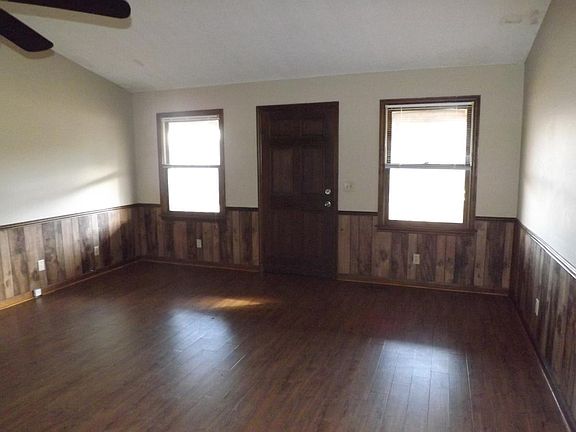 5th image of 131 Kristen Ln