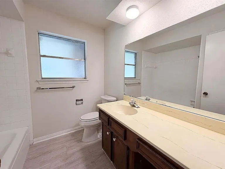 16330 Hollow Wood Dr — Photo 7