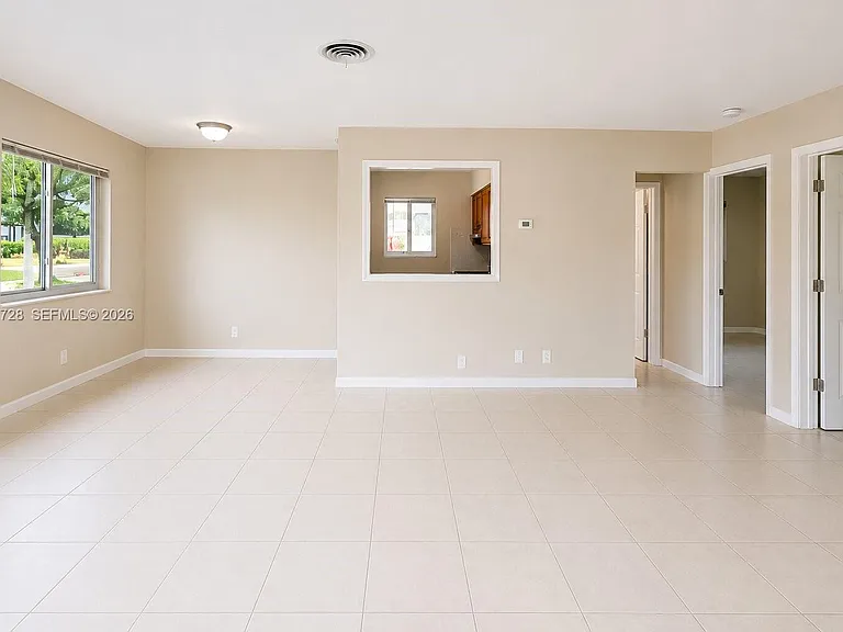 700 NE 25th St #1-2 — Photo 5