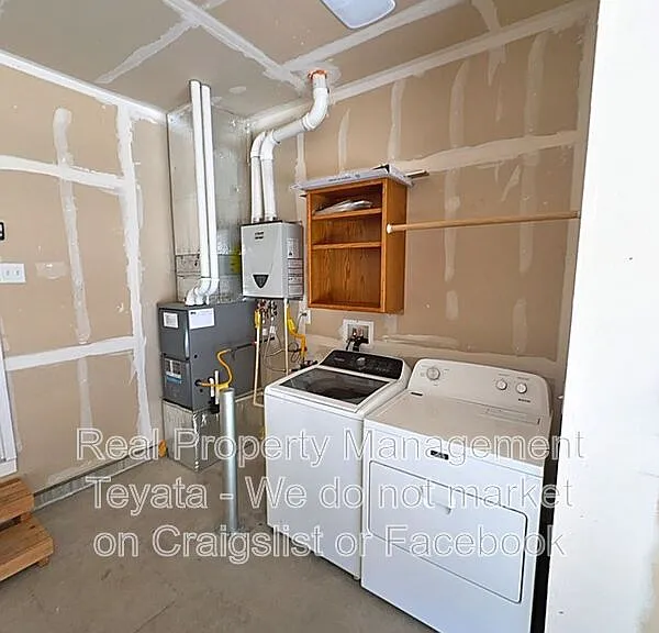6270 Fernridge Dr — Photo 11