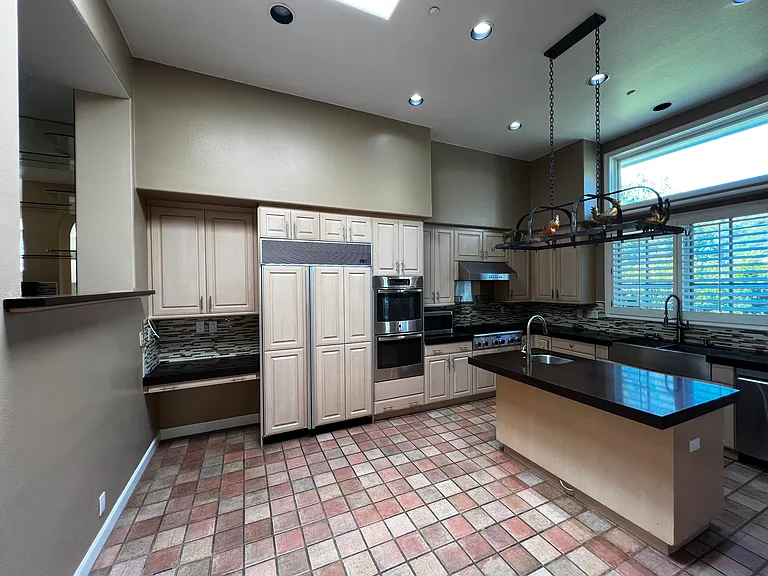 2357 Brookshire Ln — Photo 45