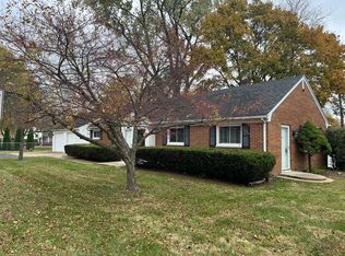 2990 Lansdowne Rd, Waterford, MI 48329