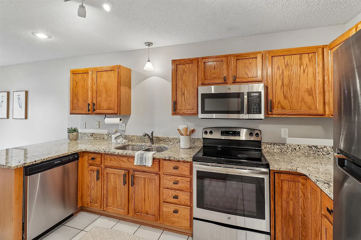 7425 Wistful Vista Dr — Photo 3