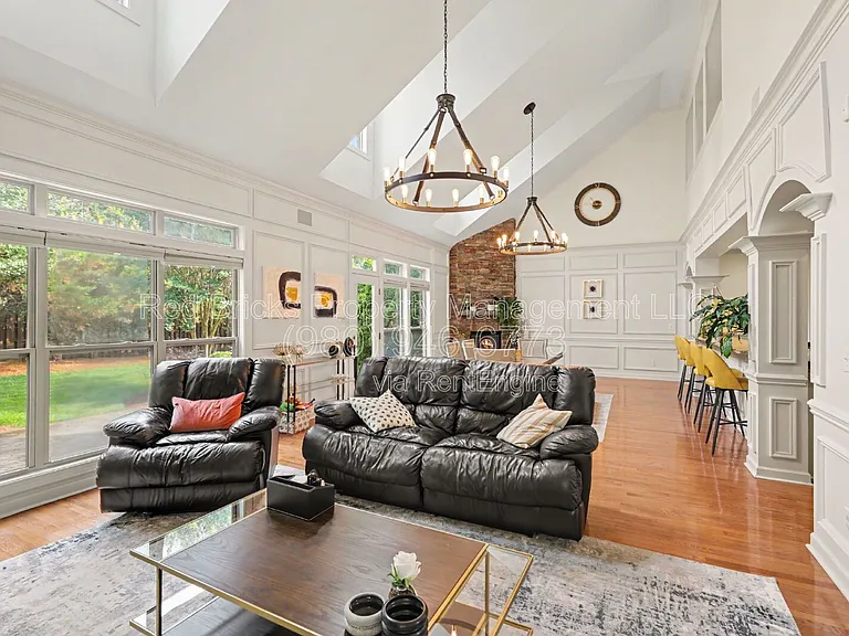 10644 Euclid Ave NW — Photo 11