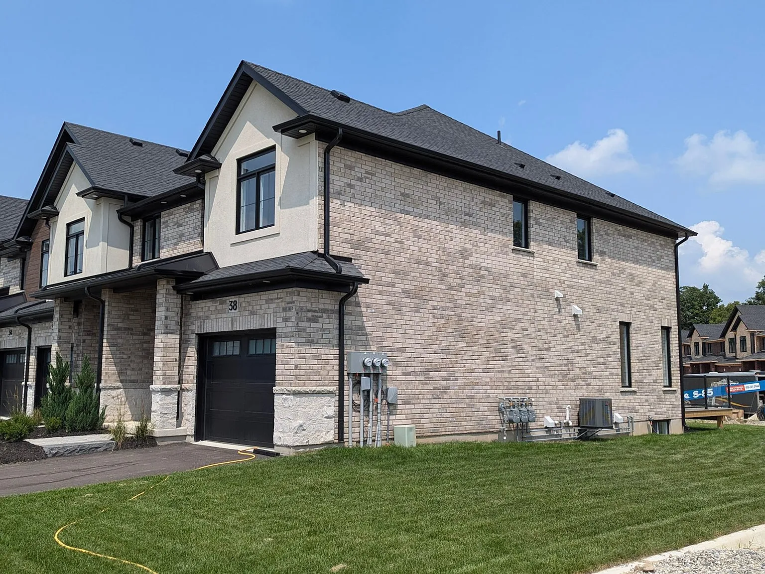 40 Walker Rd Ingersoll — Photo 2