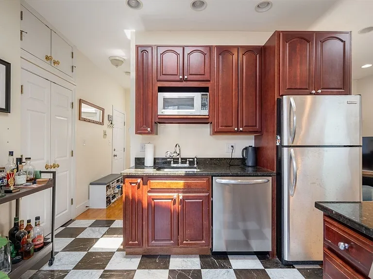 18-20 Marcella St #5 — Photo 9