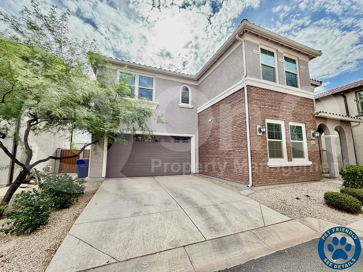 4 bed, 3.0 bath, 2248 sqft, $2,599 — Photo 1